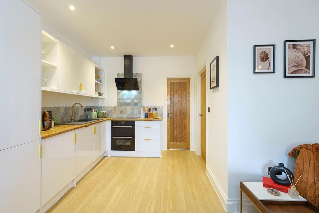 Bressingham - 2 Bedroom Luxury Apartment By Mint Stays 브리스틀 외부 사진